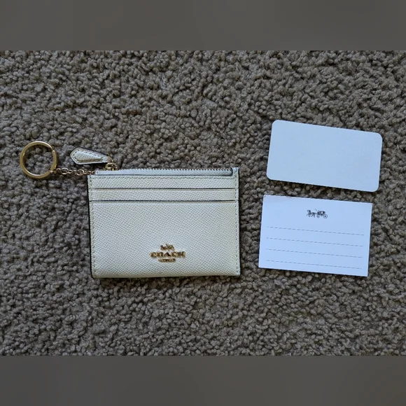 Coach Wallet in Cream Color with Gold Details - Picture 7 of 11